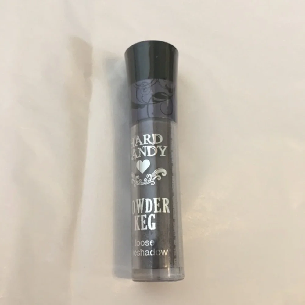 Hard Candy Powder Keg Pigment Eyeshadow in Revenge